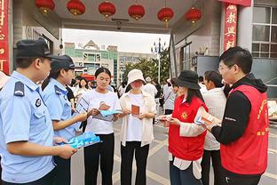 今日仍伤停！比尔赛前练习底角三分 移动、手感都不错